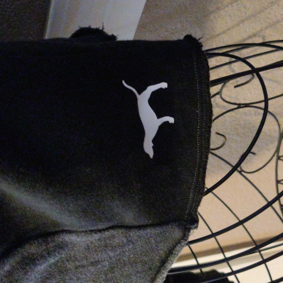 {V.S Pink} Cropped Hoodie - Picture 2 of 3